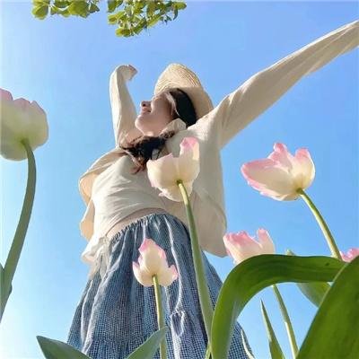 女扮男装后郁先生动了心